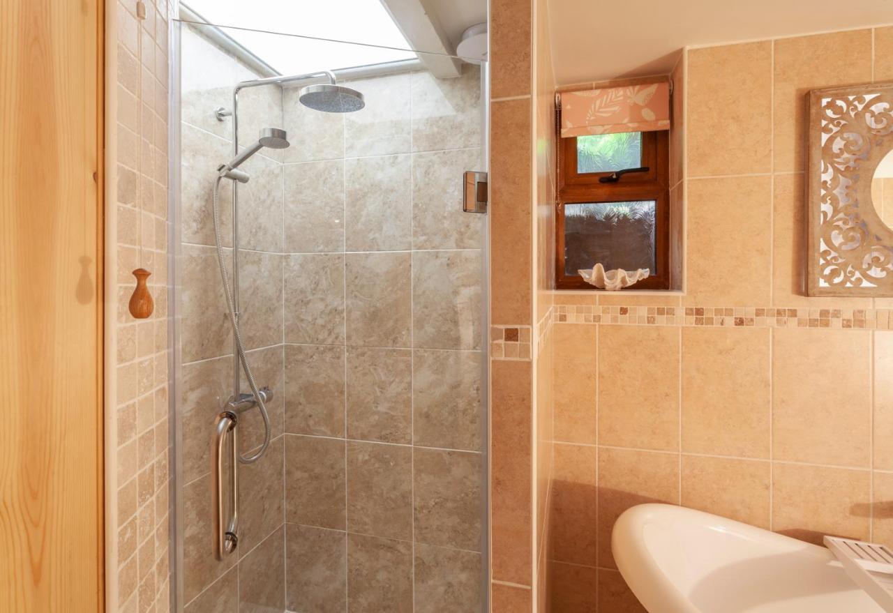 Porthole Log Cabin Minehead Bagian luar foto